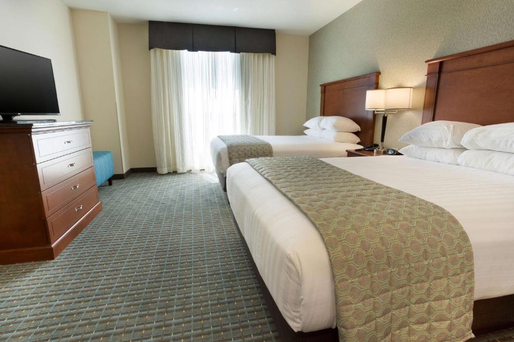 Queen Suite with Two Queen Beds - High Floor interior
